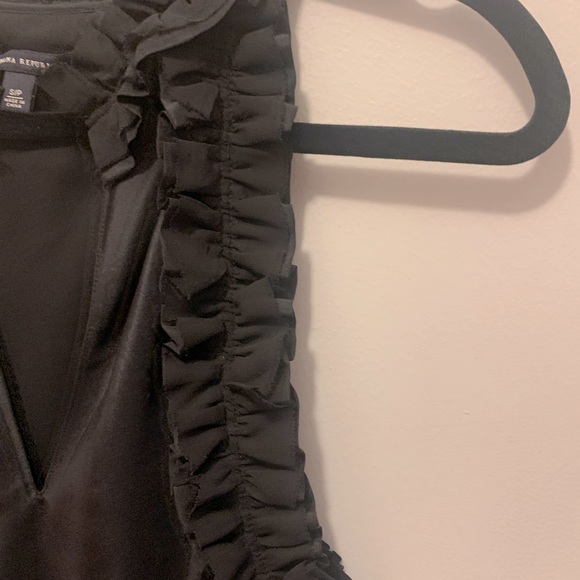 Banana Republic Ruffle Tank - Picture 2 of 2